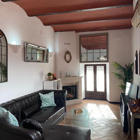 Casa Boutique Eros Apartment Кармона Екстериор снимка